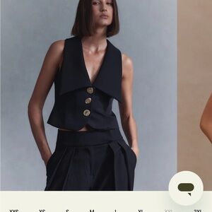 Meshki Black Sleeveless Tailored Button-Front Tank